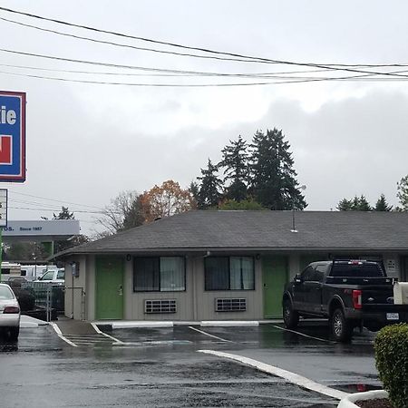 Milwaukie Inn Portland South Экстерьер фото