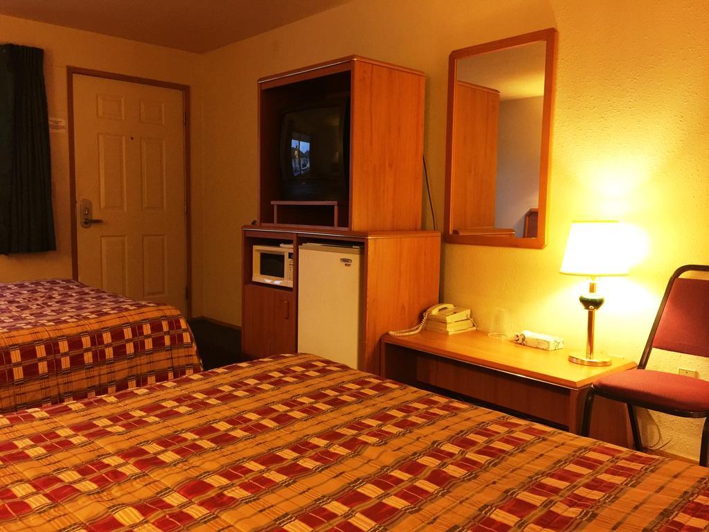 Milwaukie Inn Portland South Экстерьер фото