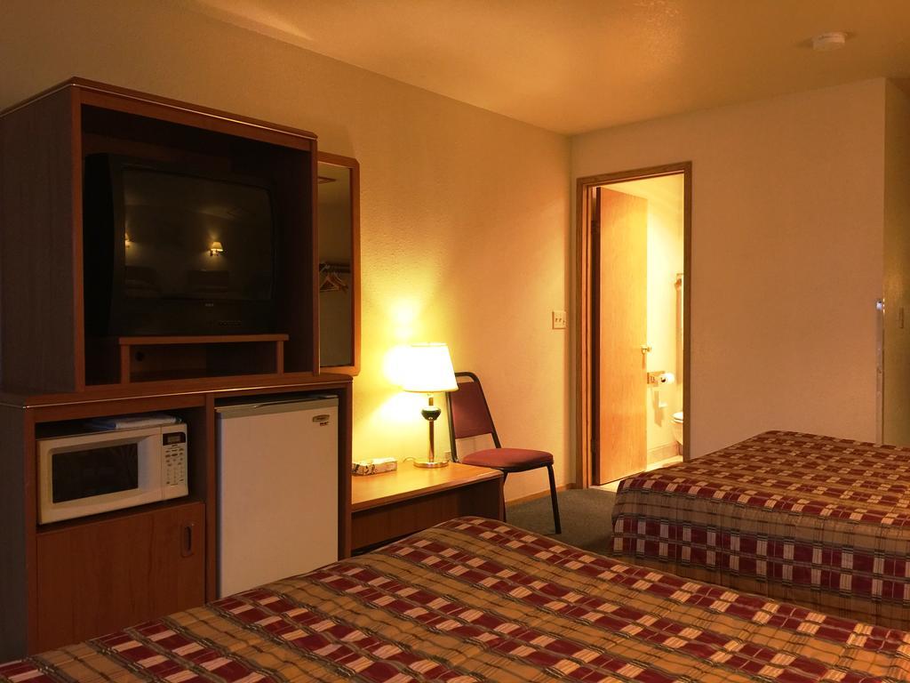 Milwaukie Inn Portland South Экстерьер фото