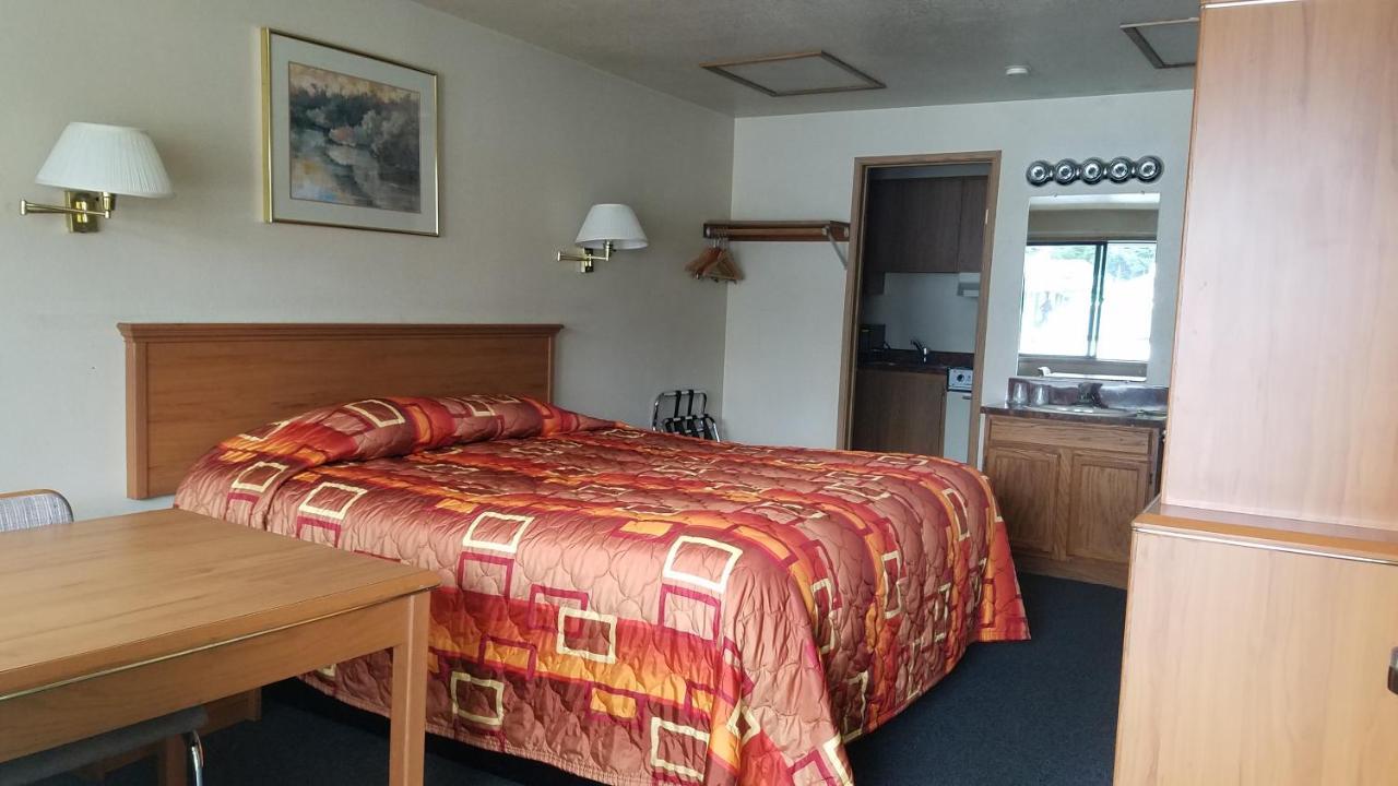 Milwaukie Inn Portland South Экстерьер фото